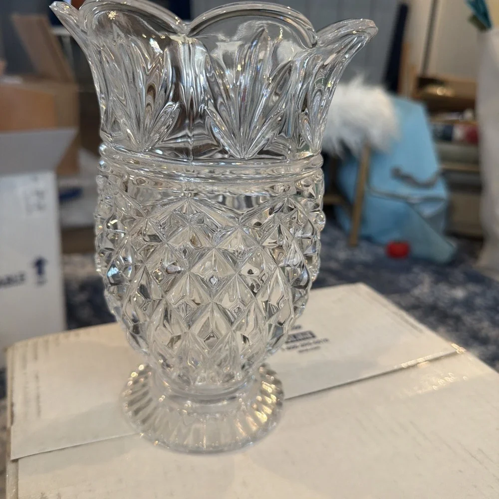 Vtg Bohemia Czech Hand‎ Cut 24% Lead Crystal Pineapple Shaped Vase. No Chips